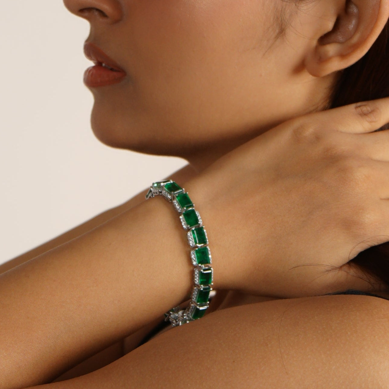 SIGNATURE TENNIS BRACELET- EMERALD