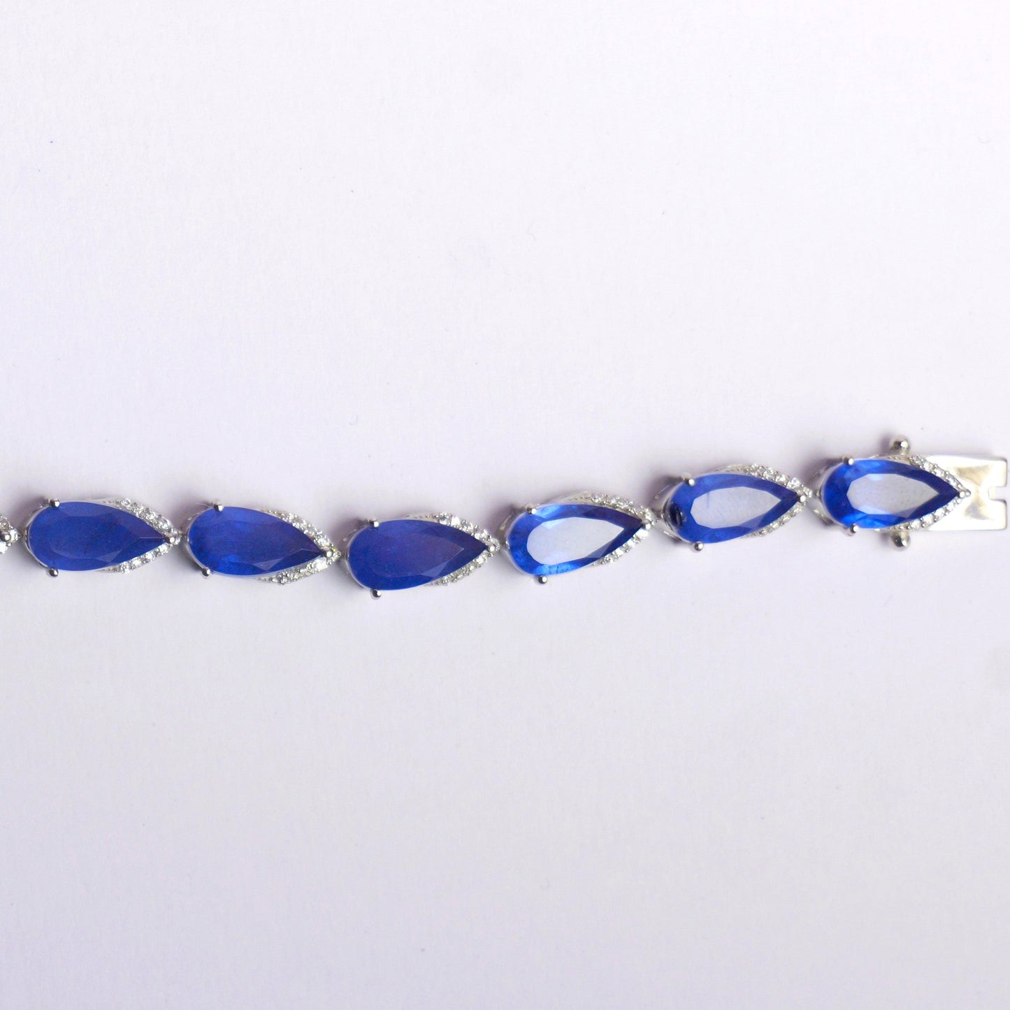 SIGNATURE TEARCUT BRACELET- TOPAZ(S)