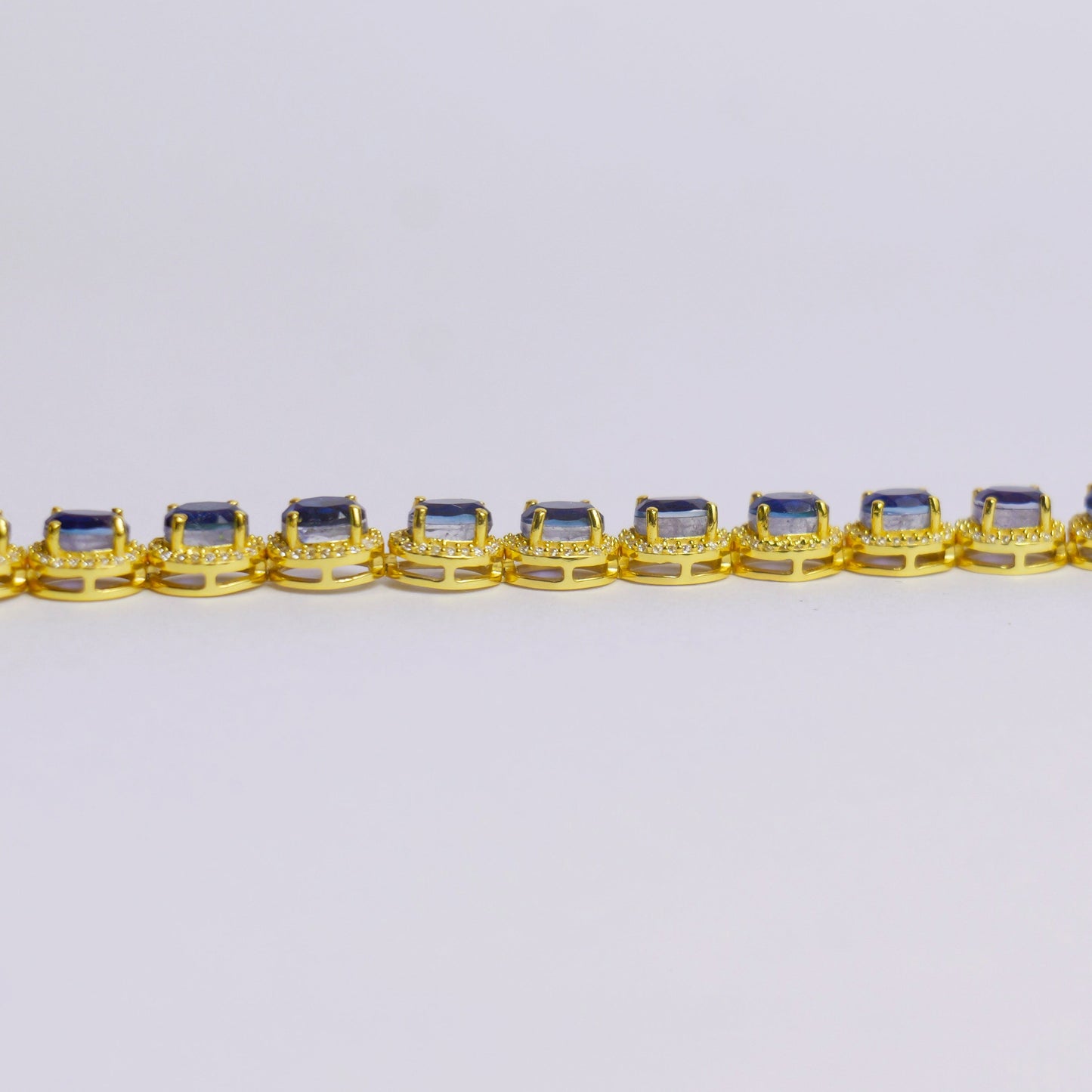 SIGNATURE OVAL BRACELET- TOPAZ(G)