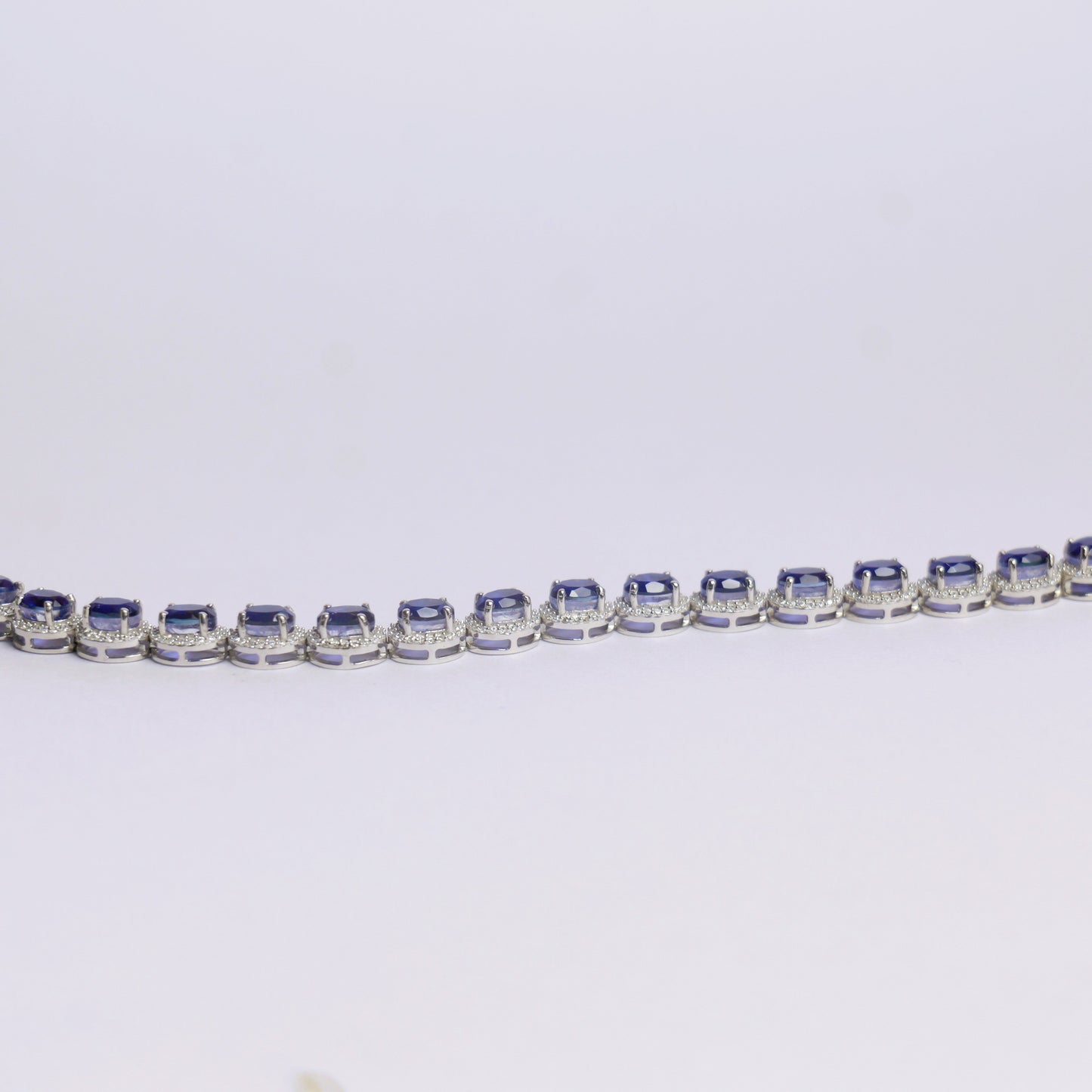 SIGNATURE OVAL BRACELET- TOPAZ(S)