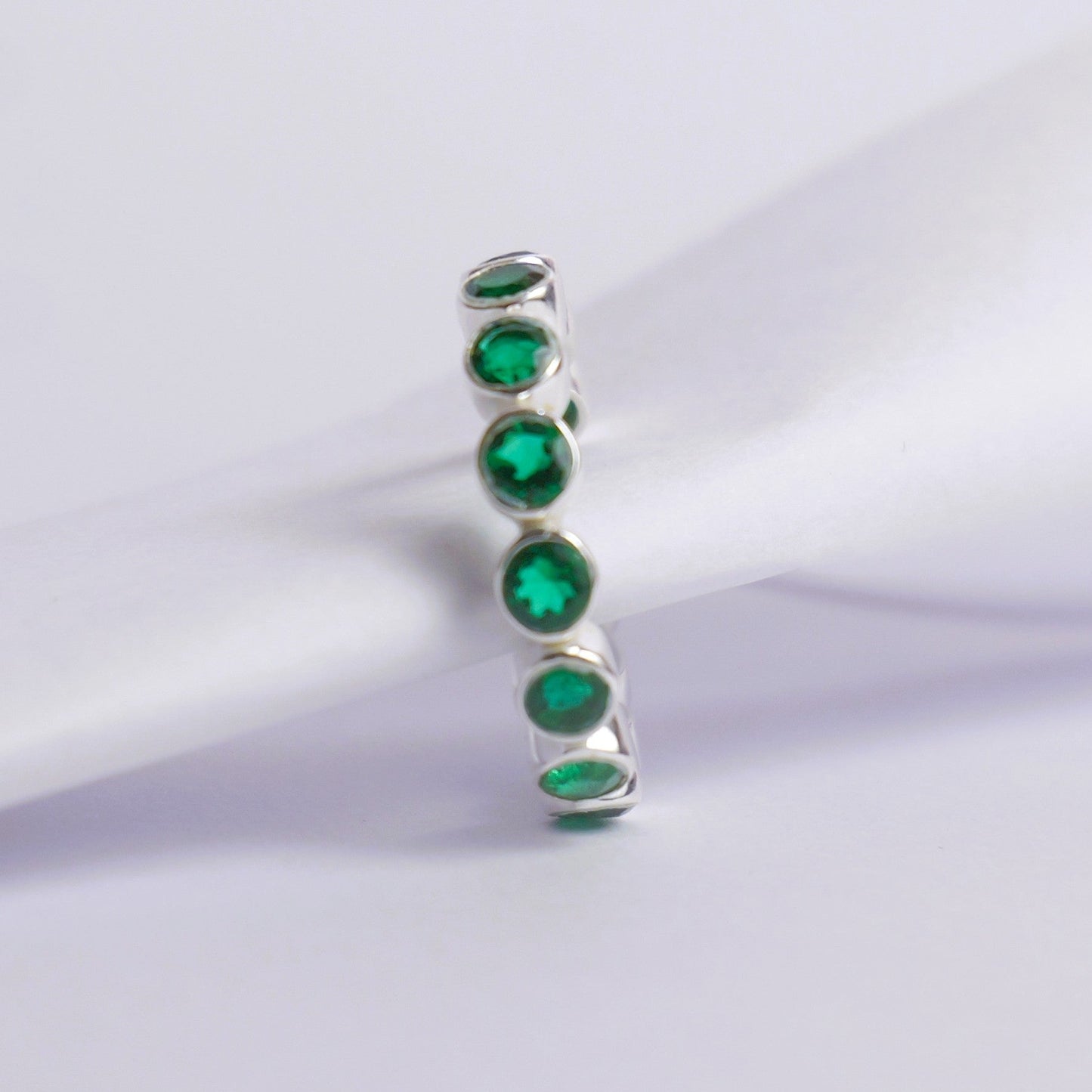 BEZEL RING ADJUSTABLE- EMERALD(S)