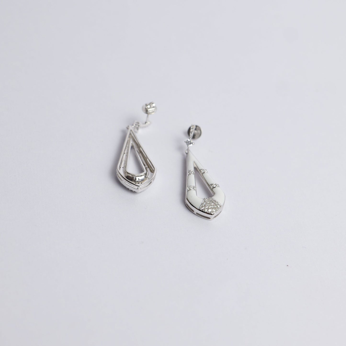 STELLAR EARRINGS- WHITE