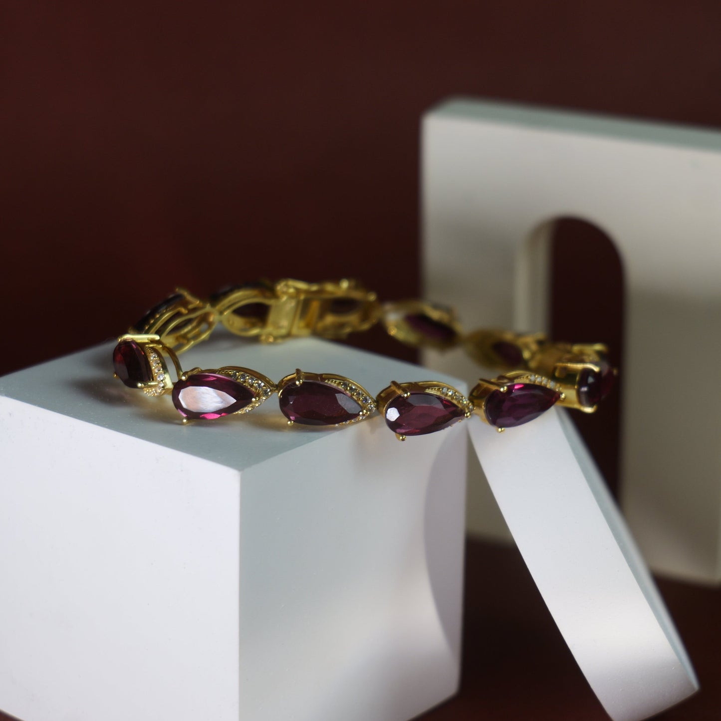 SIGNATURE TEARCUT BRACELET- RHODOLITE(G)