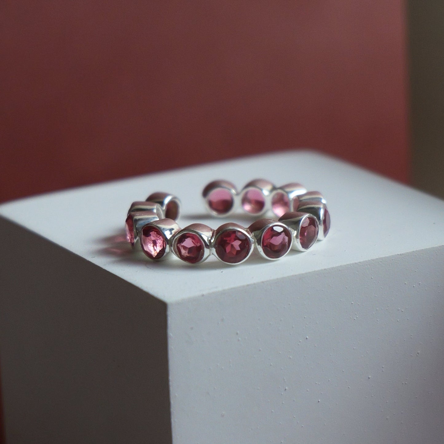 BEZEL RING ADJUSTABLE- RUBY(S)