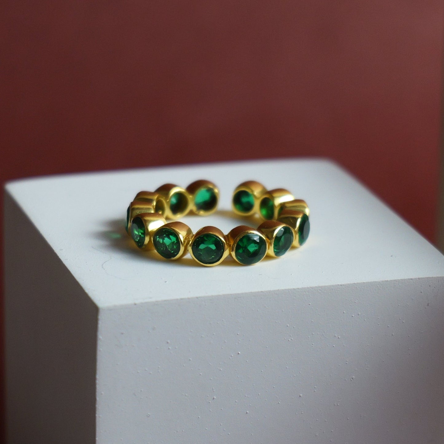 BEZEL RING ADJUSTABLE- EMERALD(G)