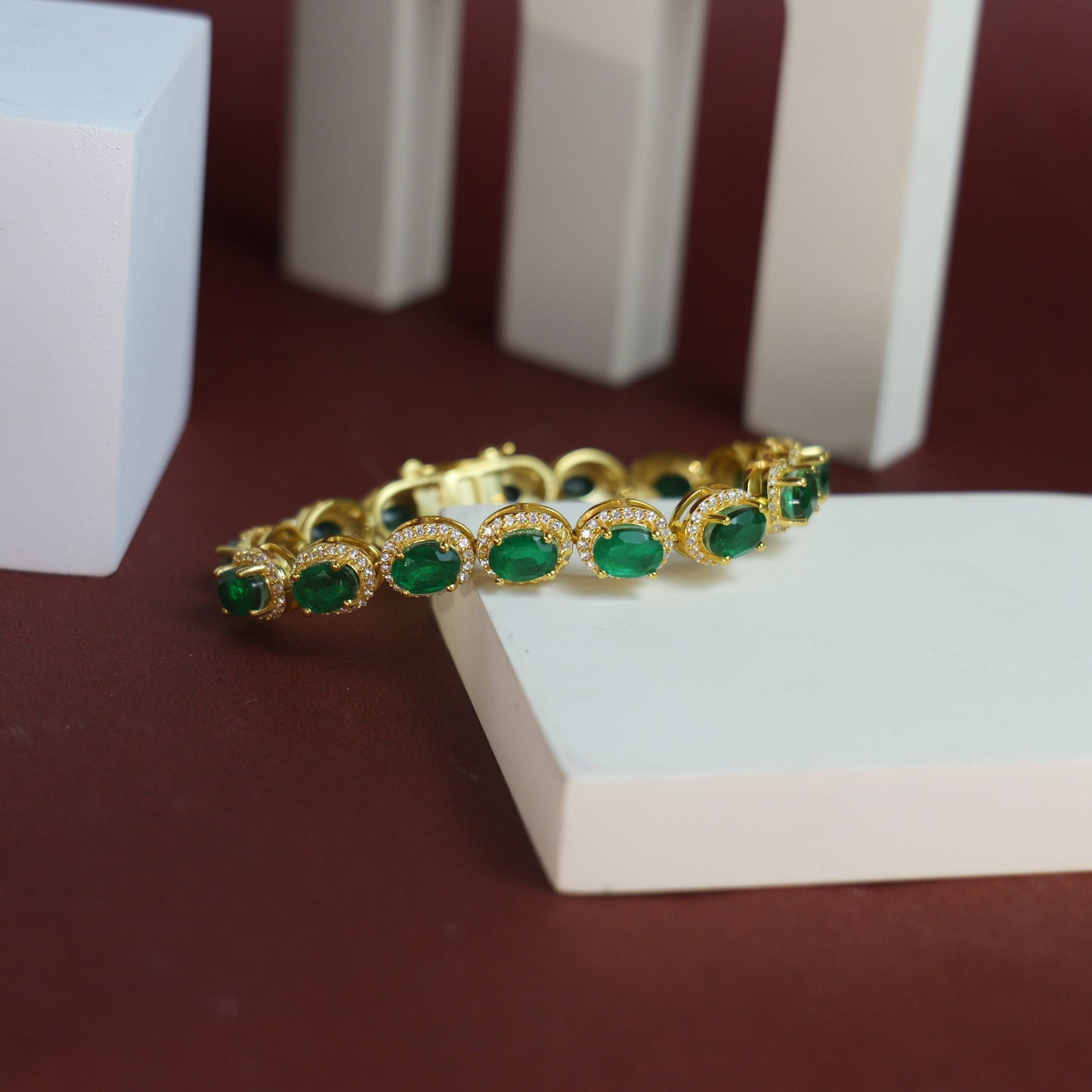 SIGNATURE OVAL BRACELET- EMERALD(G)