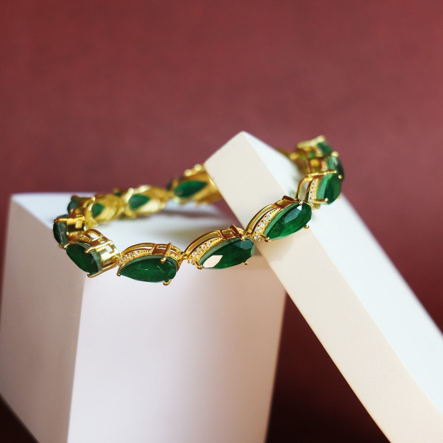 SIGNATURE TEARCUT BRACELET- EMERALD(G)