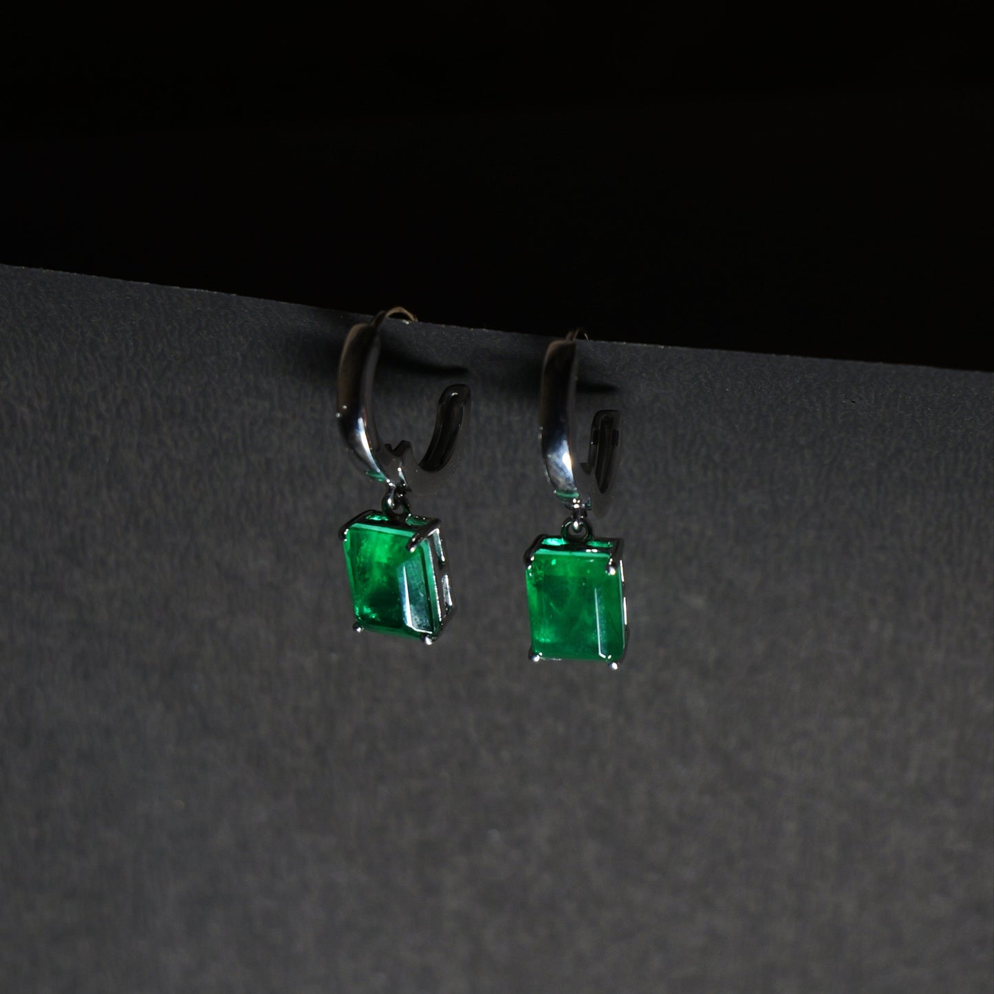 CLASSIC SQUARE EARRINGS- EMERALD(S)