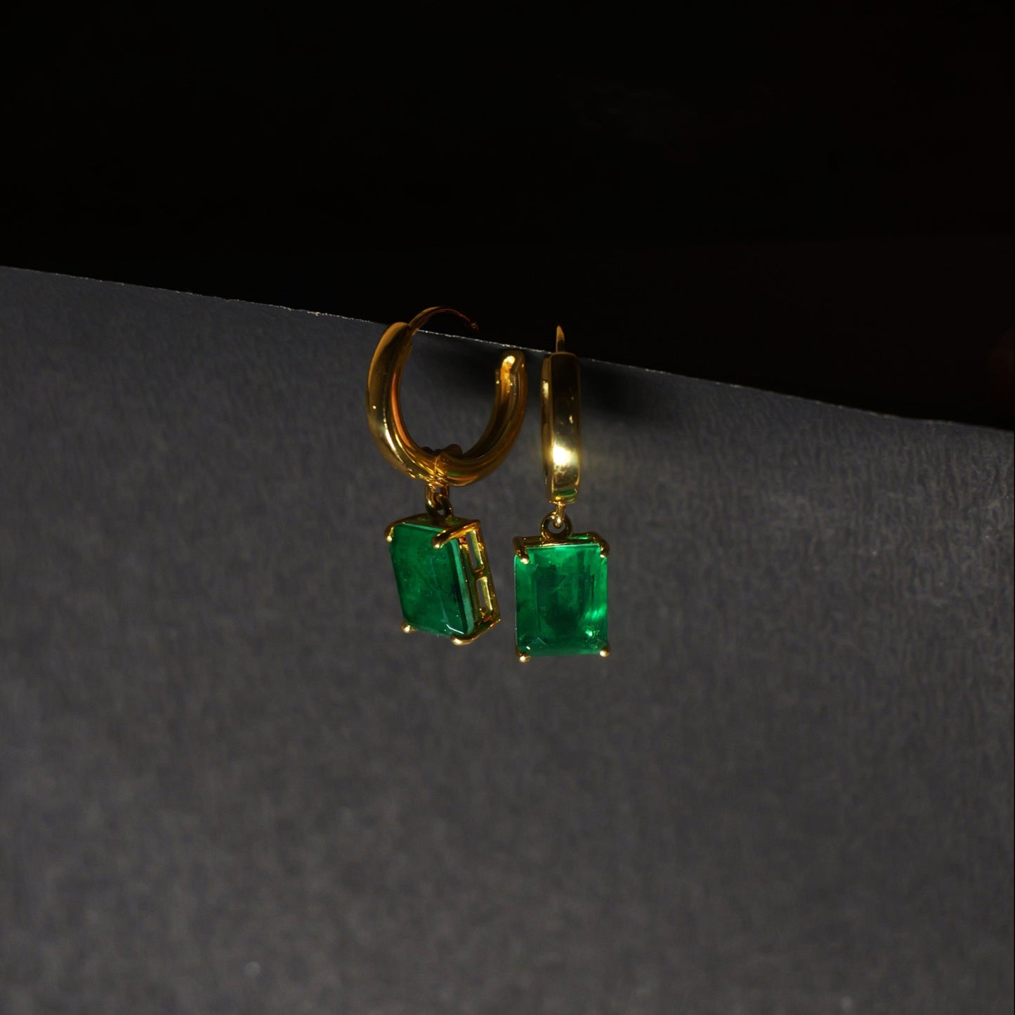CLASSIC SQUARE EARRINGS- EMERALD(G)