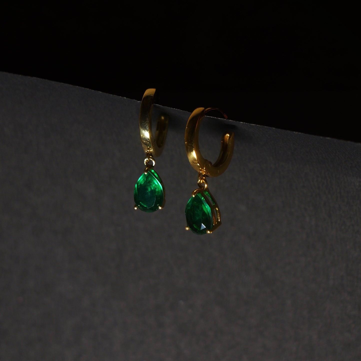 CLASSIC DROP EARRINGS- EMERALD(G)