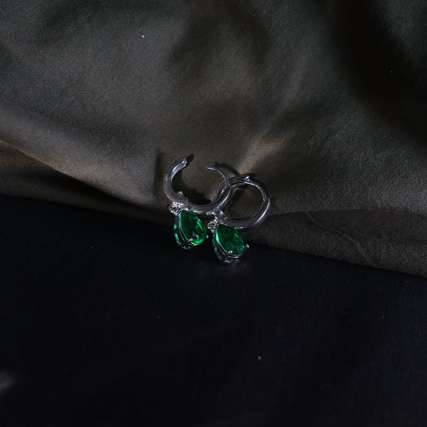 CLASSIC DROP EARRINGS- EMERALD(S)
