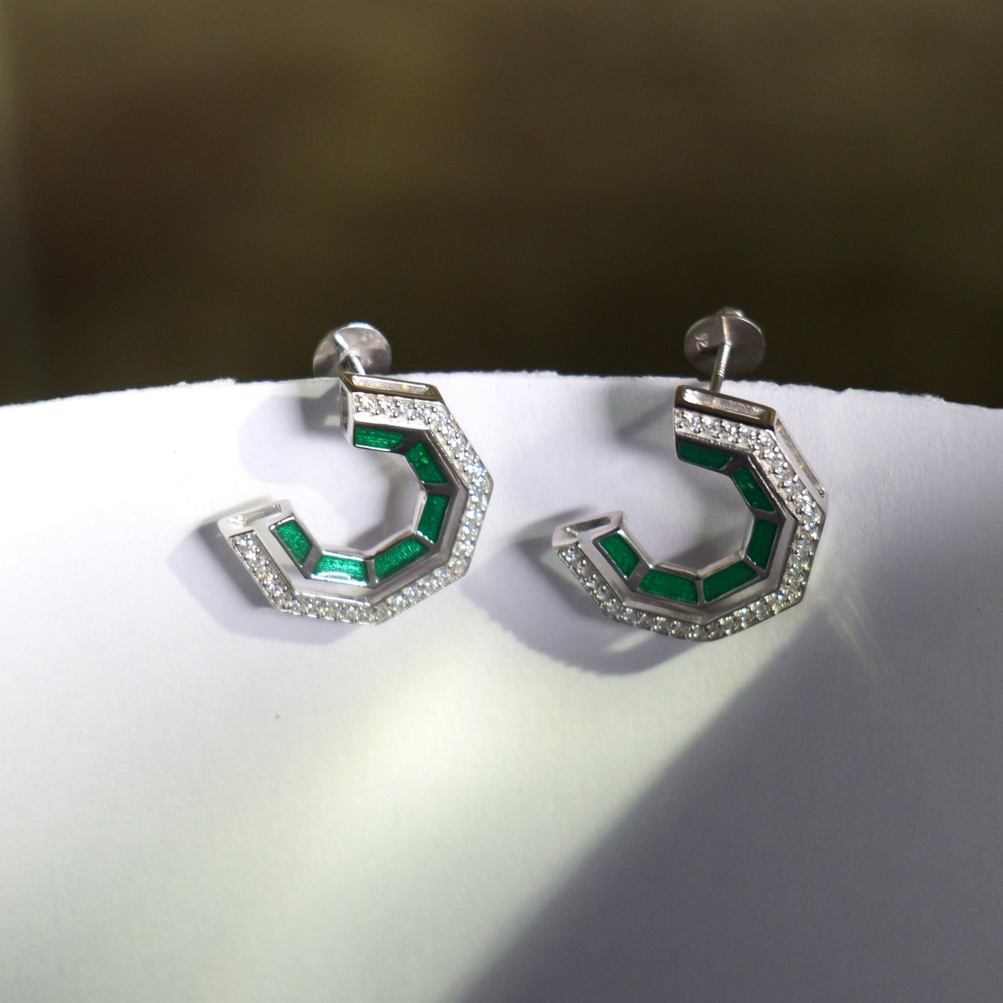 CUT EARRINGS- GREEN