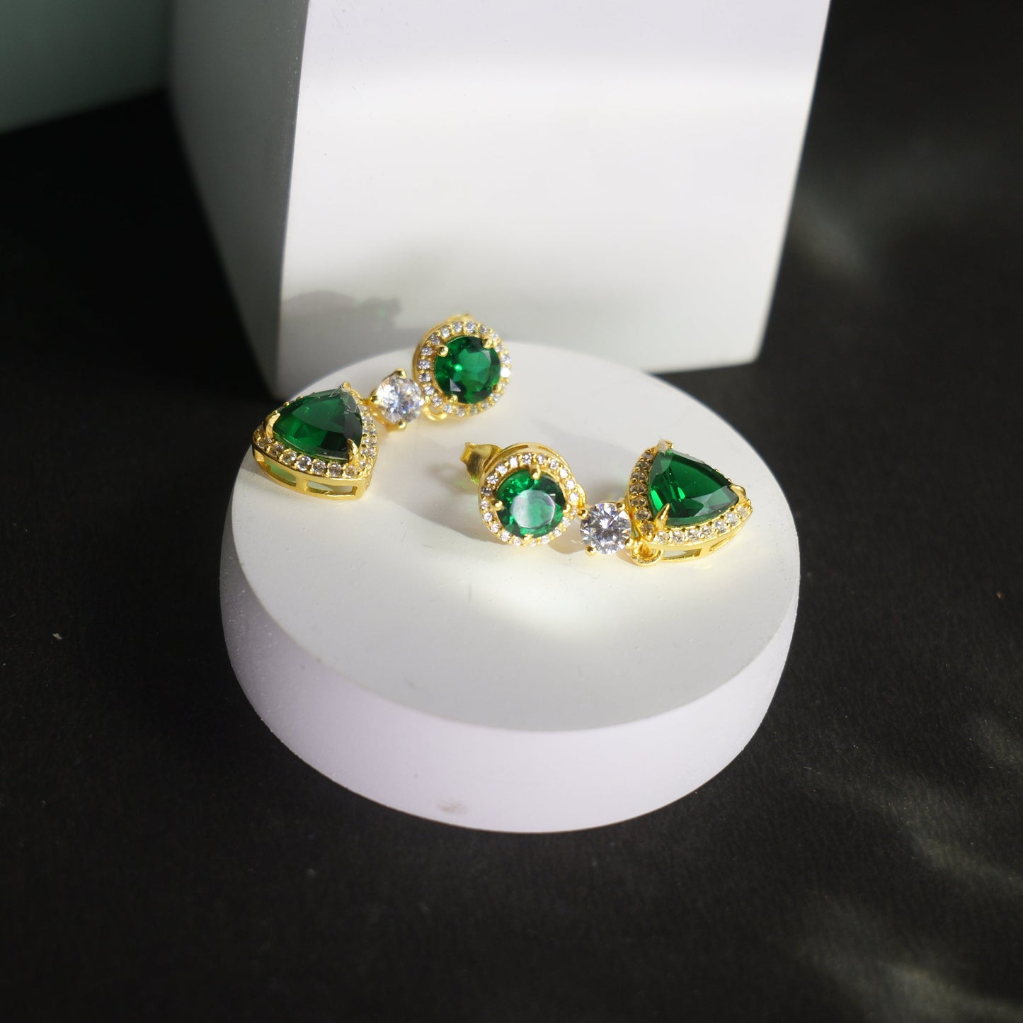 VELVET DROP EARRINGS- EMERALD(G)