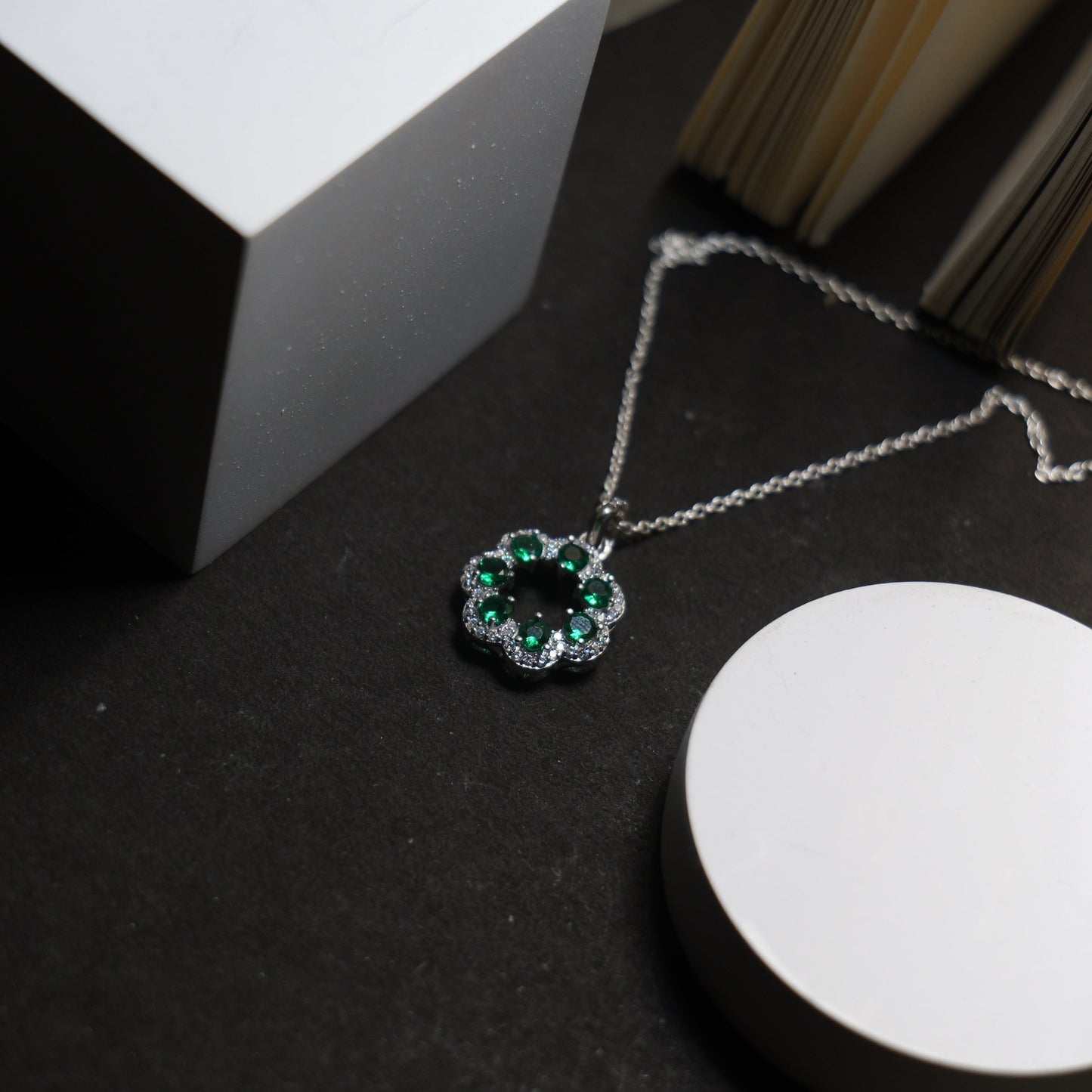 BLOOM PENDANT- EMERALD