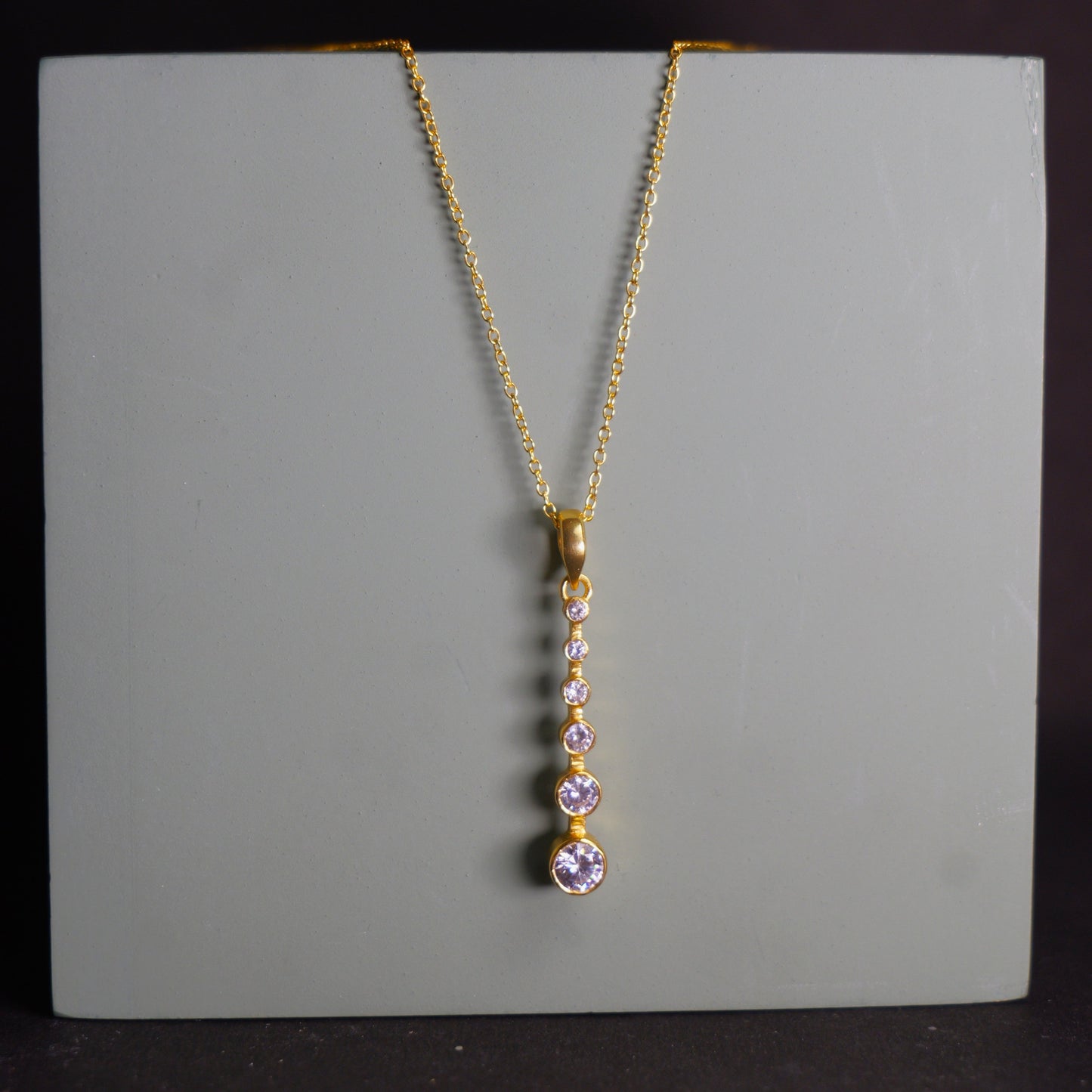 FALLING PENDANT- GOLD