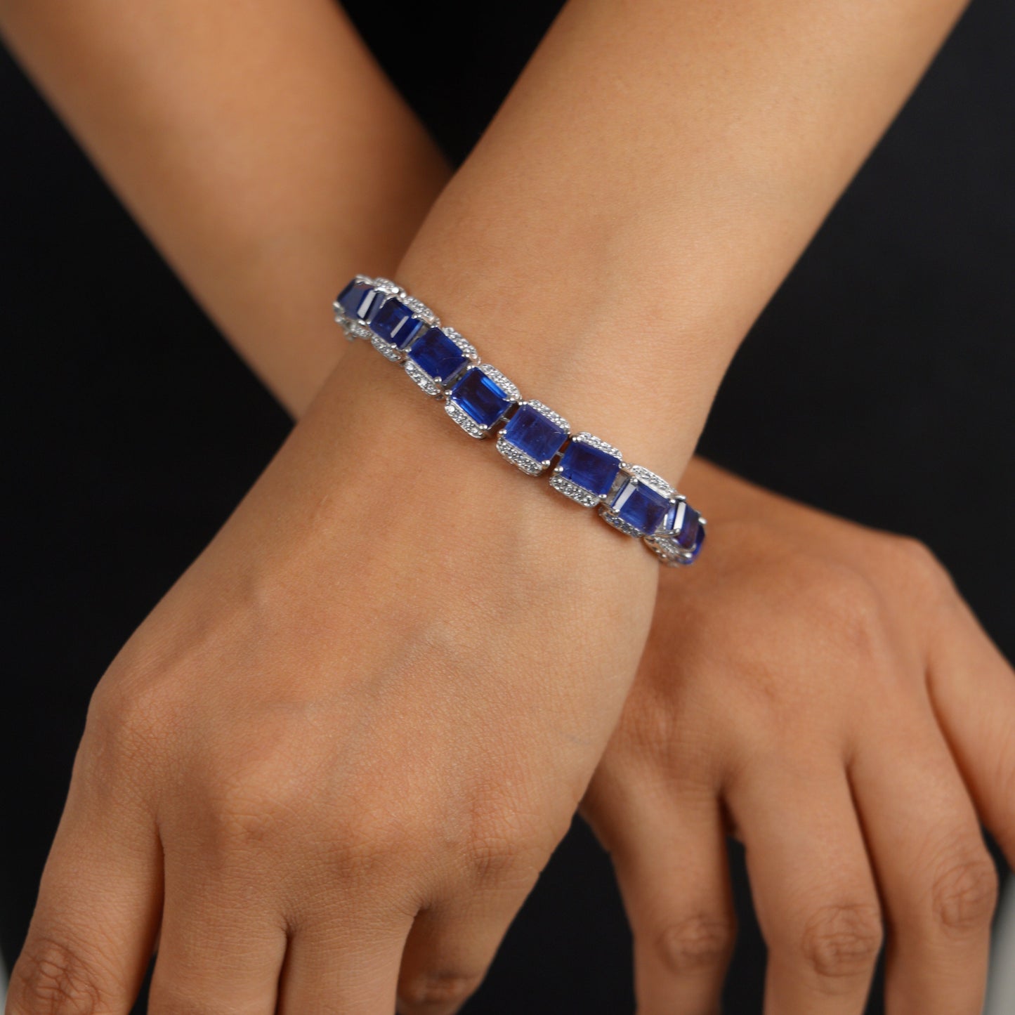 SIGNATURE TENNIS BRACELET- TOPAZ