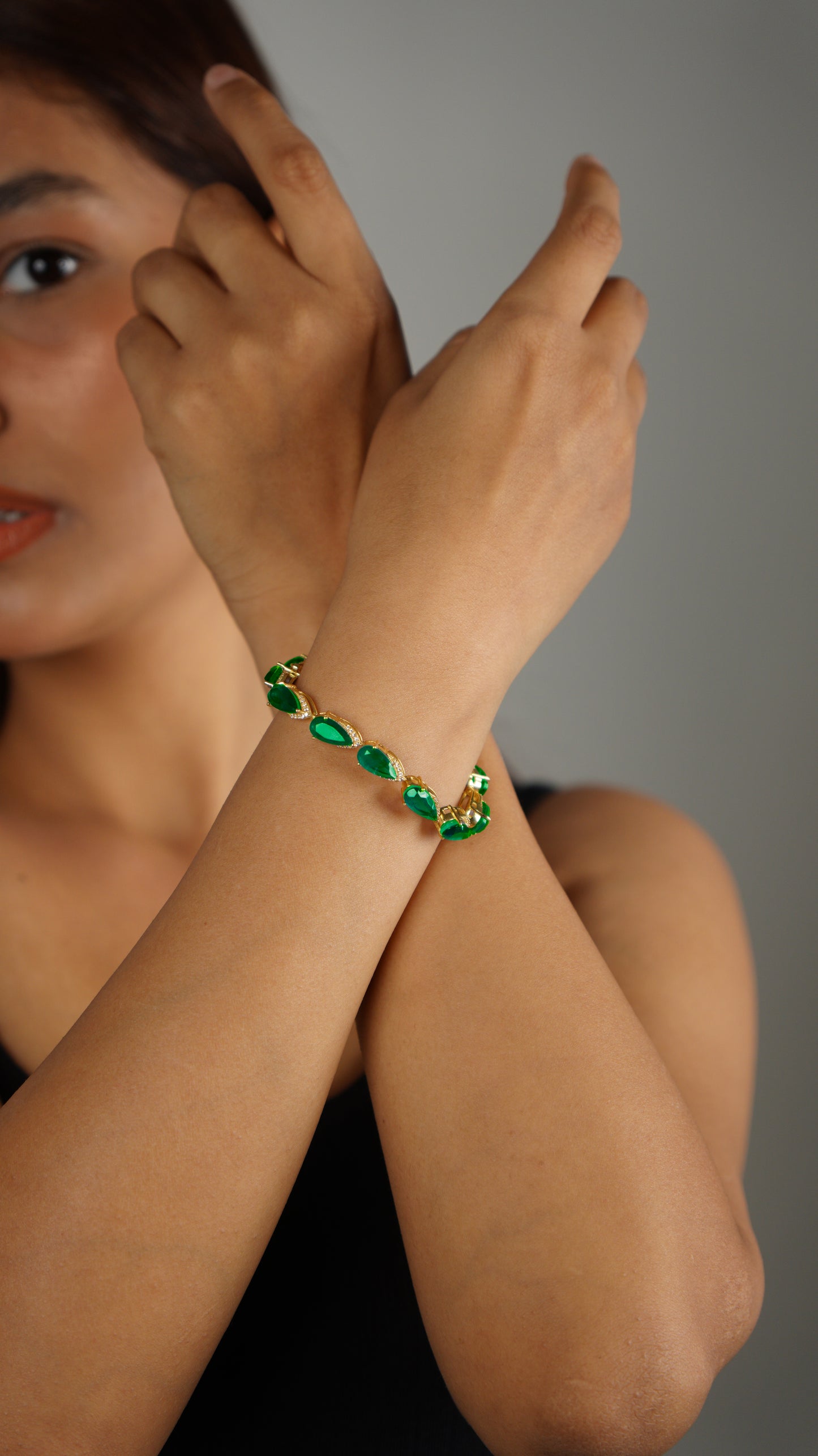 SIGNATURE TEARCUT BRACELET- EMERALD(G)