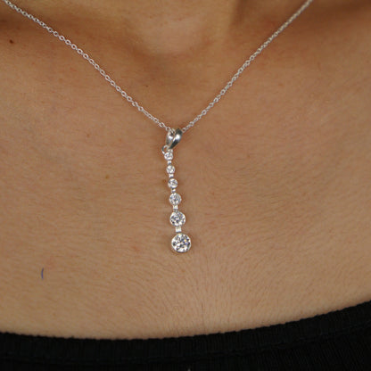 FALLING PENDANT- SILVER
