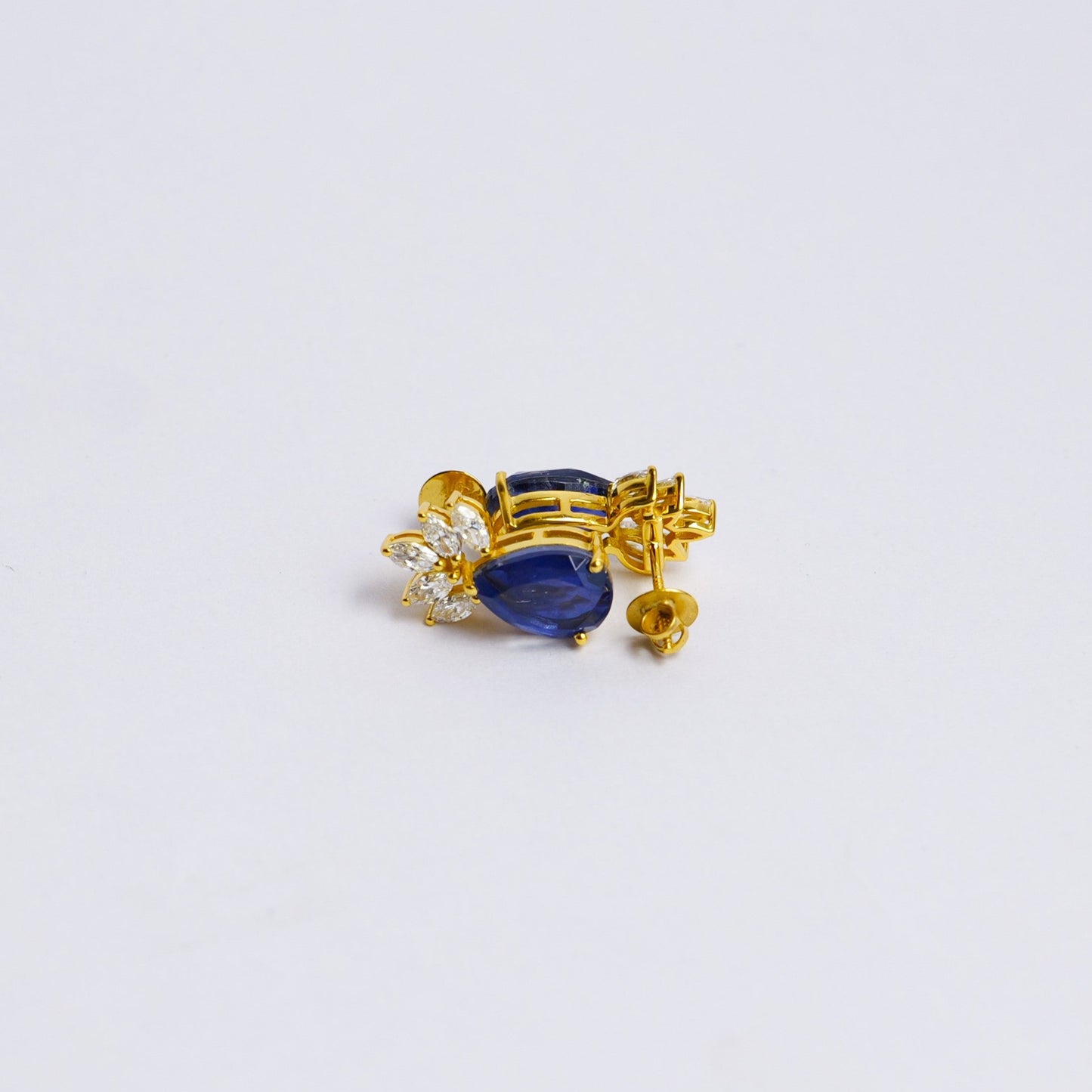 SCARLET EARRINGS- TOPAZ(G)