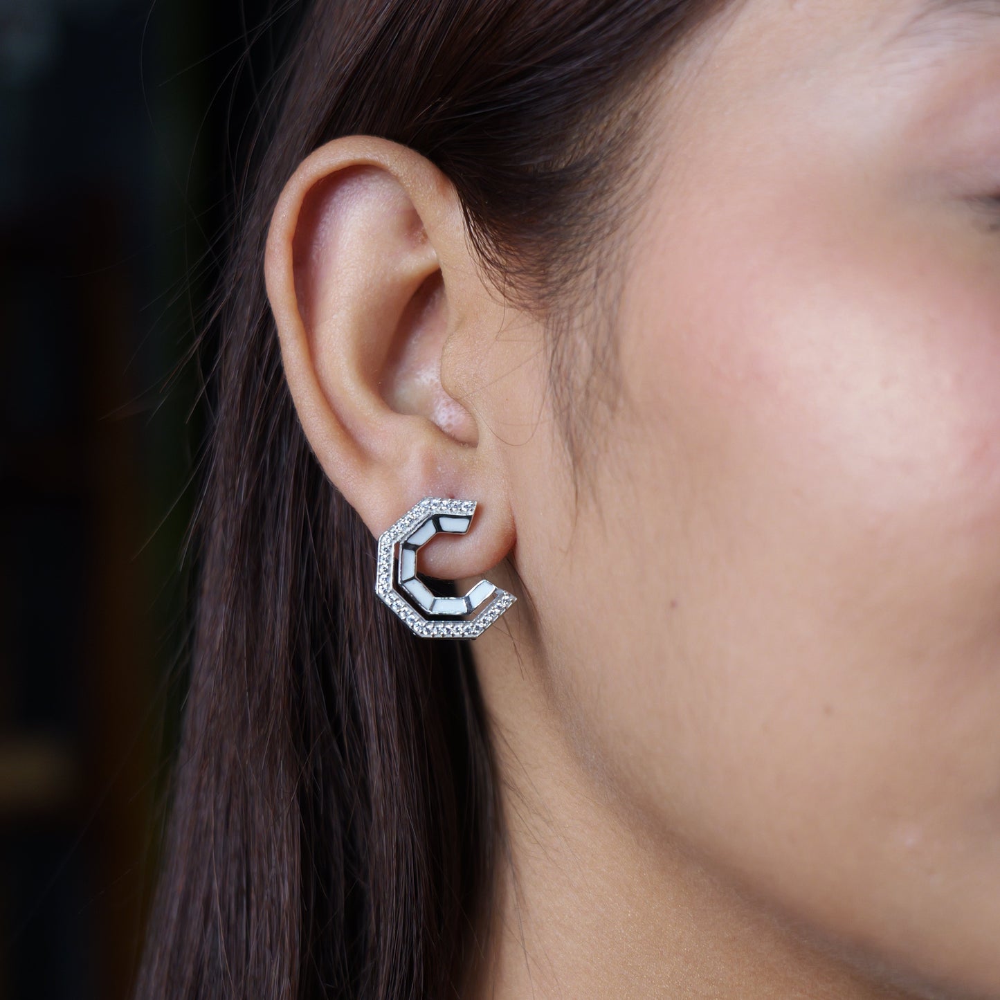 CUT EARRINGS- WHITE