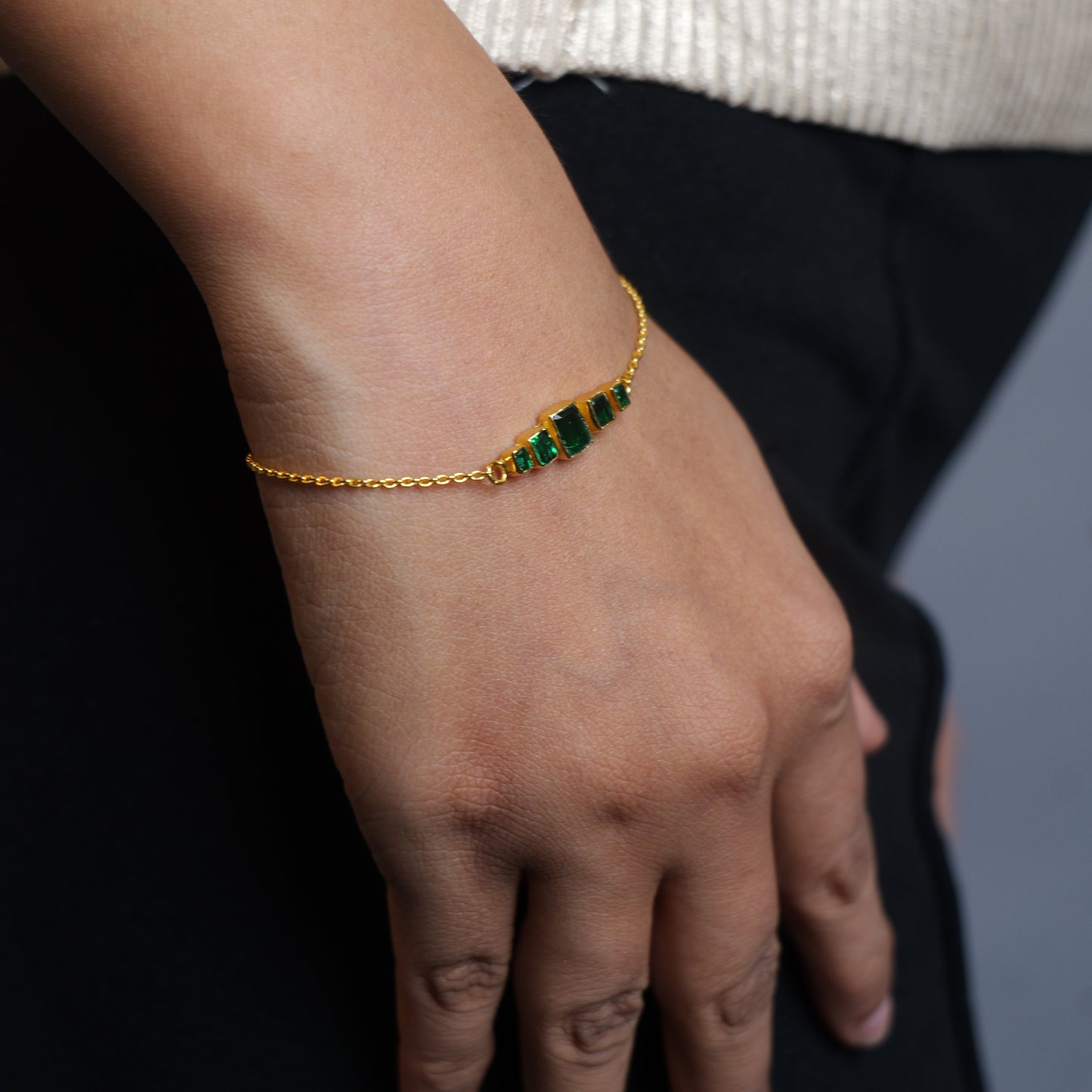 COLUMN BRACELET- EMERALD(G)
